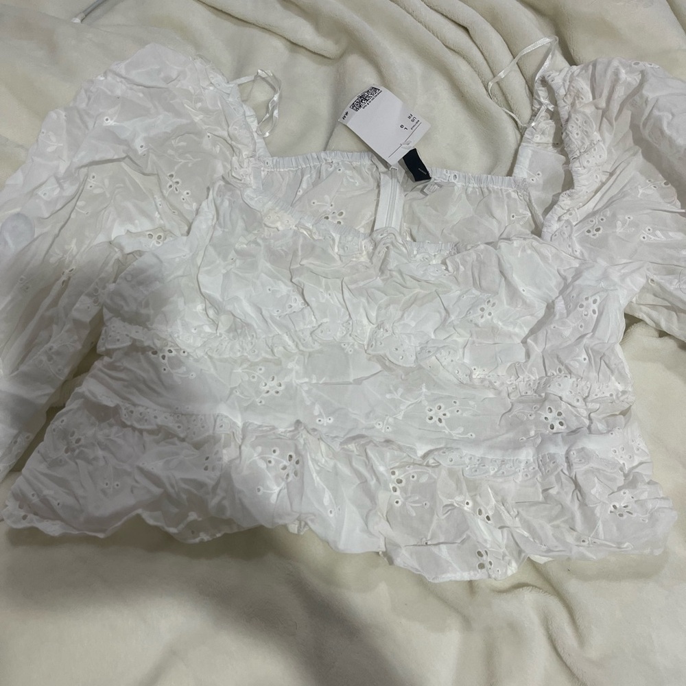 H&M White Eyelet Ruffle Blouse BRAND NEW WITH TAGS